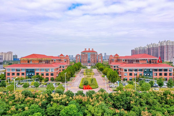 以全会精神为指引 绘就产业转型升级新蓝图系列报道（一） 构建新型能源服务体系 赋能产业发展